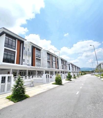 Full Loan Milik Fully Furnished Akasia Townhouse @ Semenyih 1
