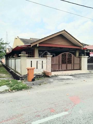 Facing Open End Lot Single Storey Terrace Jalan Mawar Taman Puchong 1