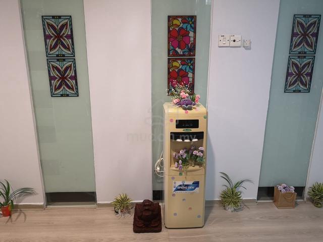 Super middle room near Timberland Medical Ctr/ SGH / Aeon Mall 1