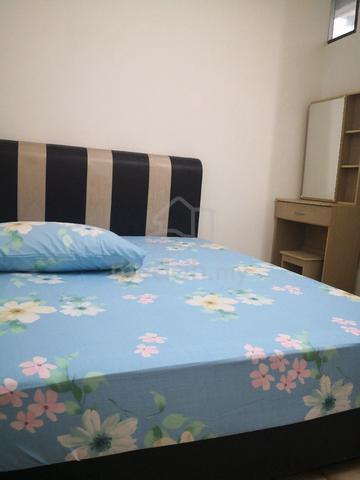 Queen Mattress, ceiling fan, Dressing table 1