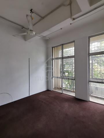 Bandar Baru Bangi 1st floor shop for rent 1