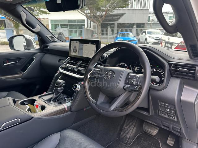 BLACK SEAT PETROL 2023 Toyota LANDCRUISER 3.5 ZX - 3