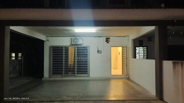 House for rent at taman SEJATI SURIA, Sitiawan. HARGA BERPATUTAN.
 1