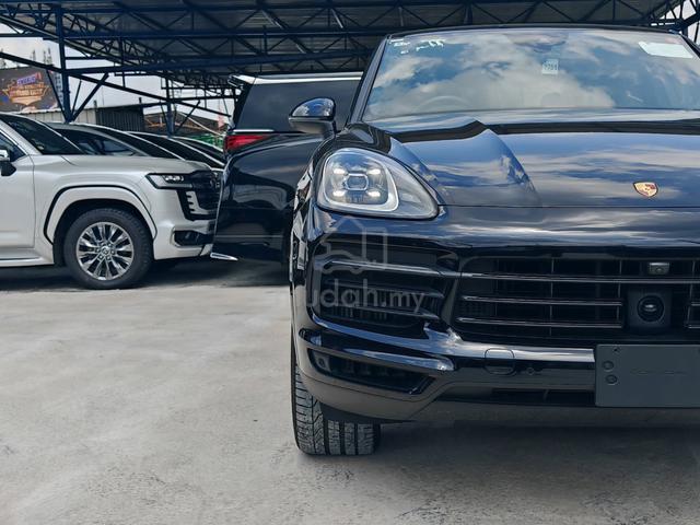 BLACK INT 2022 Porsche CAYENNE 3.0 COUPE 4 SEATER - 4