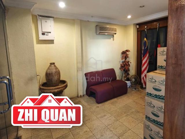 LEBUH BISHOP 1600sf 2 Storey Shophouse GEORGETOWN mainroad Corner unit 1