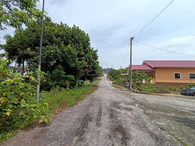 Tanah Lot Berdekatan Puncak Alam 1