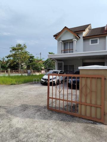 2 Sty Corner lot Semi-D Alam Suria, Puncak Alam For Sale, Extra Land 1
