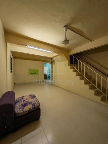 Tun Aminah @ 2Storey Endlot Low Cost @ 2B2B 770sqft @ Full Loan Unit 1