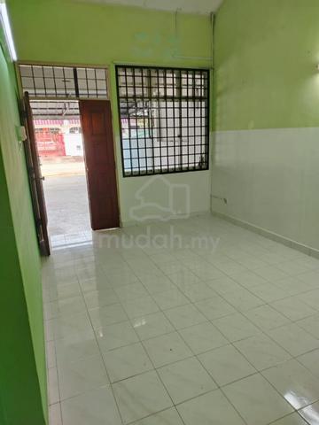 R2000/Perling/Jalan Panglin/Single Storey/3Bed/Partly Furnished/Max210 1