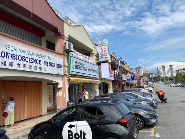 Serdang - Pusat Perdagangan Seri Kembangan 1sty Shop facing Main Road 1