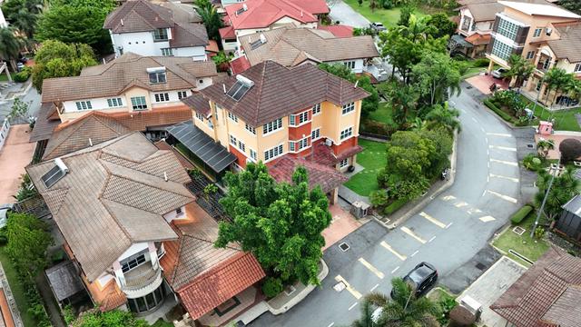 FREEHOLD & CORNER UNIT - 2.5 Storey Bungalow, Kemensah Heights Ampang 1