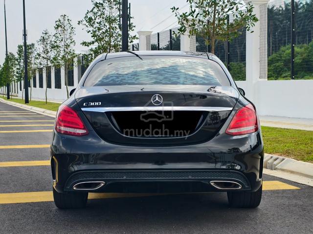2016 Mercedes Benz C300 AMG Line 2.0 Sunroof F/Lo - 3