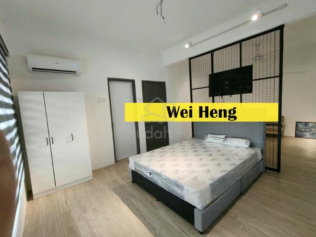 Landed studio private bathroom and private kitchen in batu maung 1