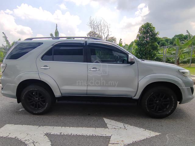 MPV 8-Seat FullLeather 2013 Toyota FORTUNER 2.7 V - 5