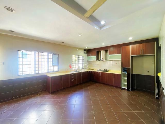 Putra Heights 22x75 (Newly Painted Kitchen Extended) Good Condition 1