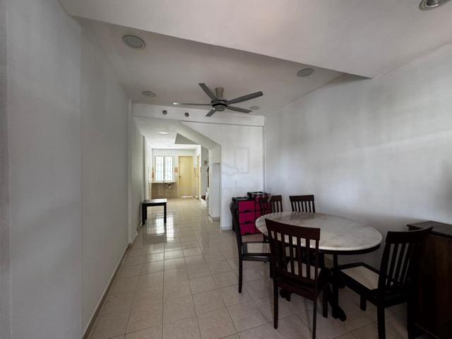 End Lot Town House Renovated Taman Bukit Emas Balakong Selangor 1