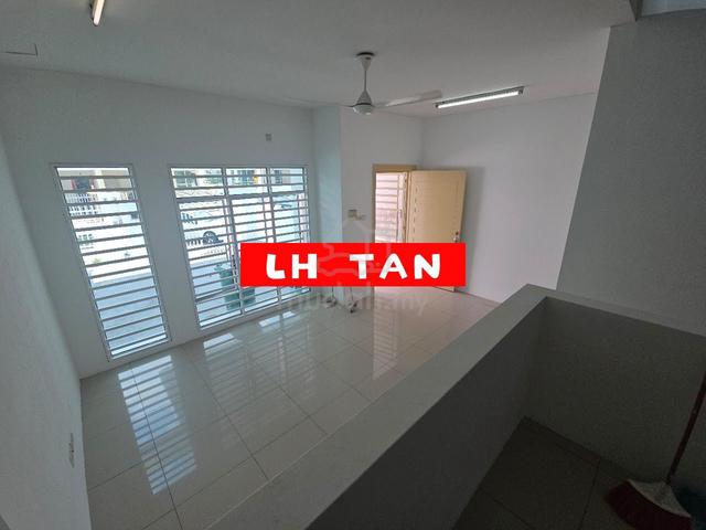 2.5 Storey Terrace House Batu Maung behind South Bay Plaza 1