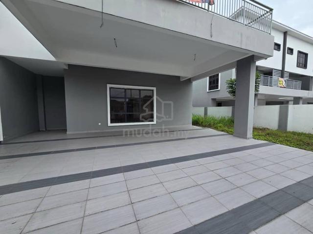 SUPER CHEAP Semi - D House in Taman Senai Utama For Sale 1