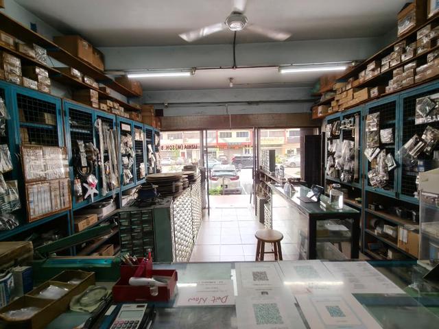 Jalan Anggerik 2Stry Shop lot Taman Johor Jaya For Sale 1