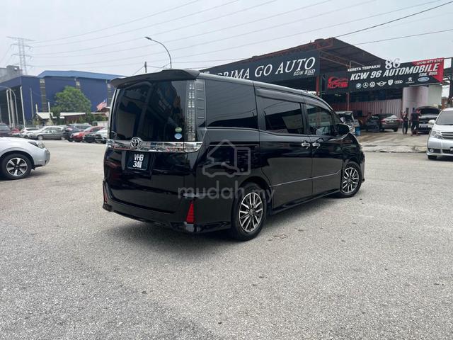 2017 Toyota Voxy 2.0 Zs (A) Kirameki 11(A) EZ LOAN - 2