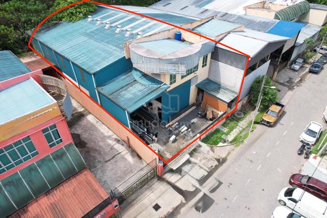 Flood Free Semi-Detached Warehouse For Rent in Inanam 1