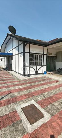 SEMI D CLUSTER Teres SETINGKAT TAMAN BANTING BARU KEJIRANAN MELAYU 1