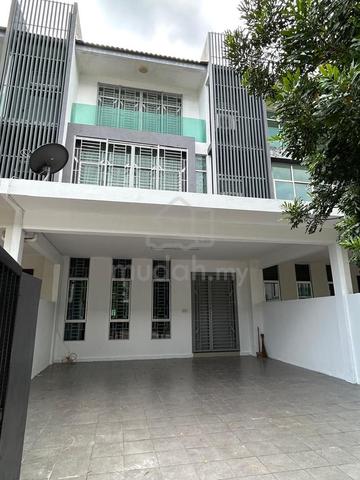 3 Storey Terrace Bangi Avenue Seksyen 7 , Bangi FOR SALE!! 1
