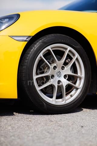 CLEARANCE SALE !! 2017 Porsche CAYMAN 2.0 718 - 4