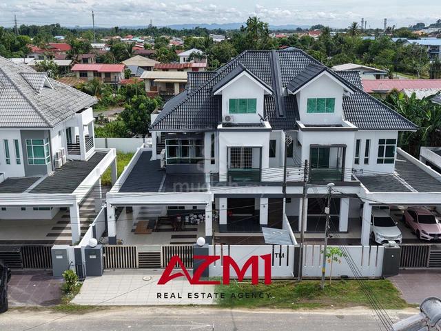 2.5 Storey Semi Detached With Karaoke Room at Pujut 2 Miri 1