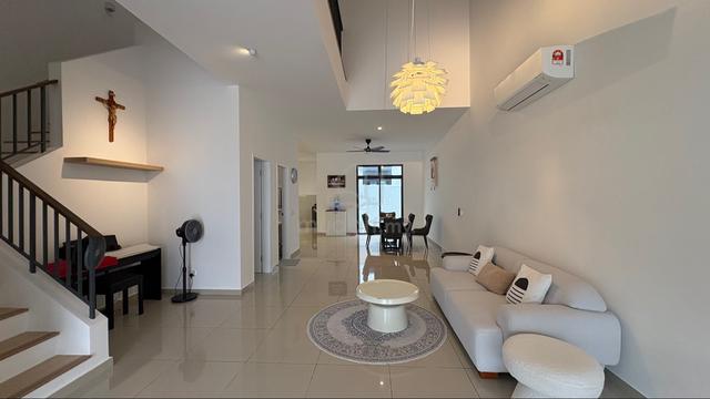 Eco Botanic Room Rental 1