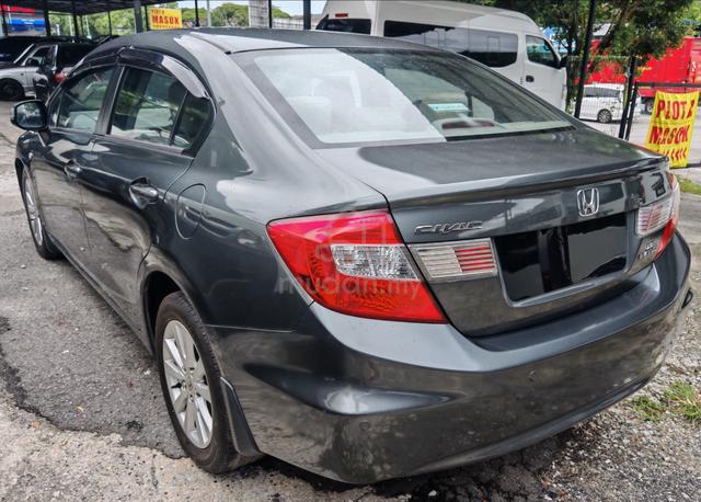 2013 Honda CIVIC 1.8 S (A) - 4