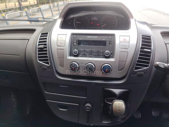 2019 Maxus V80 2.5 (M) 15 Seat Window Van - 5