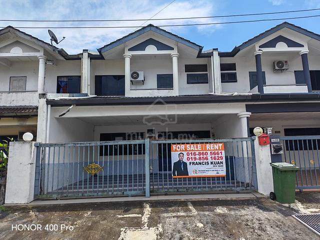 Double storey intermediate house at 12 miles near school,JPJ,semenggoh 1