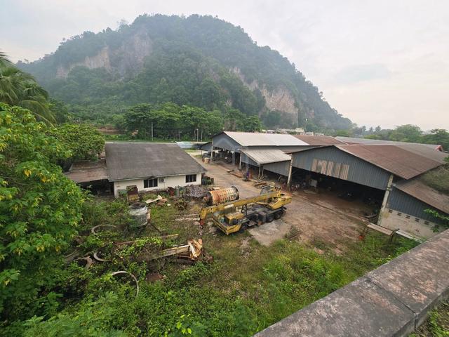Kanthan, Chemor / Industrial Land / FREEHOLD / 1.22 Acres / Flat Land 1