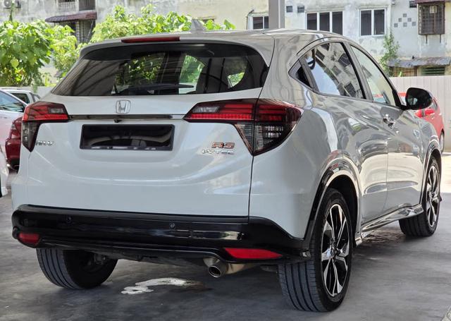 Honda HR-V 1.8 RS✅FULL SERVICE HONDA✅LOW MILEAGE - 5