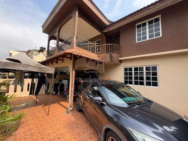 Taman Melawati Double storey Corner lot Freehold Old design 1