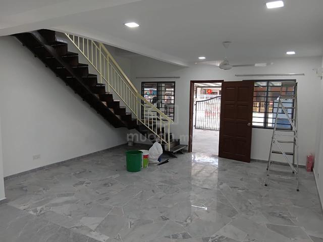 Taman Kinrara Seksyen 3 TK3 Puchong very nice renovated corner unit 1