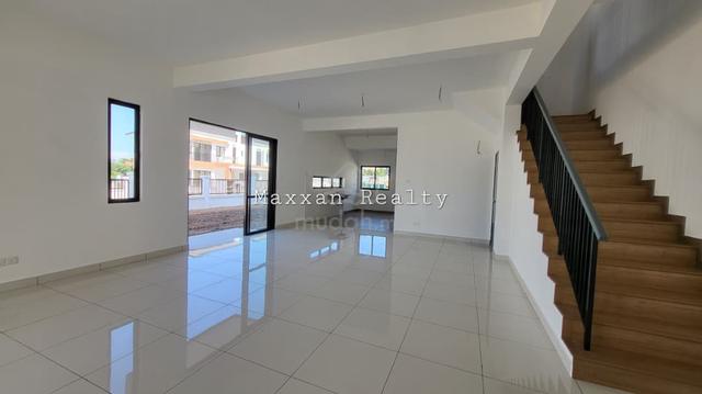 SEREMBAN GATEWAY, NEW HOUSE LANDED 22'x75' Limited BUMI LOT only! 1