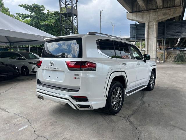 2023 Toyota LANDCRUISER 3.5 ZX Petrol Full Spec - 5