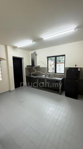 Double storey 6 bedroom house for rent @town area 1