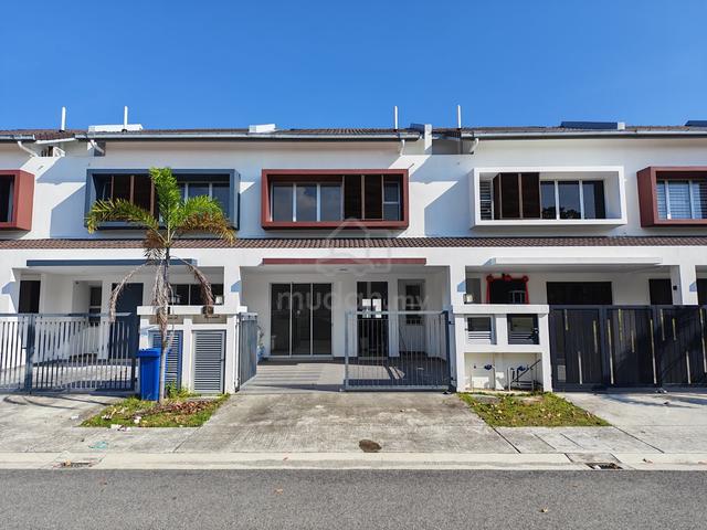 Facing Open Double Storey Rimbayu (Starling) 1