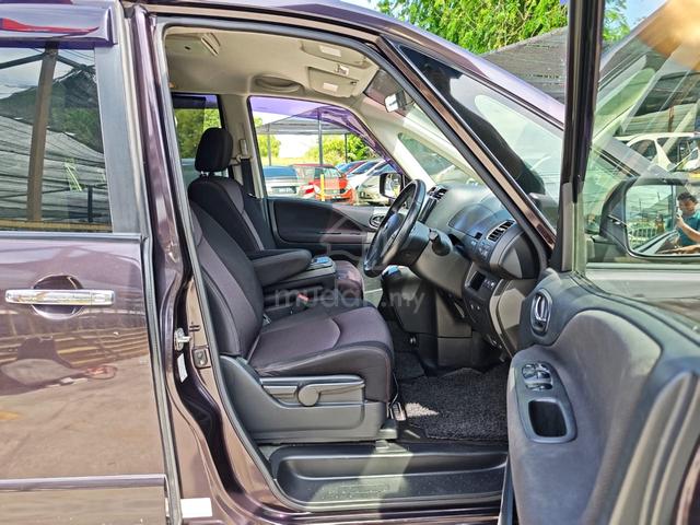 2013 Nissan SERENA FULL SPEC 2.0 (AUTO) - 4