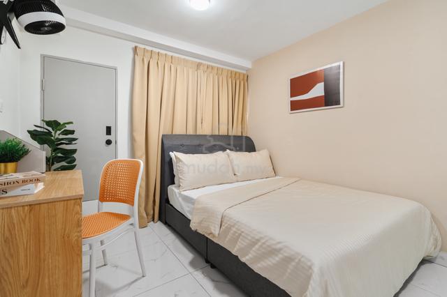 Premium Master Room @ Arte Cheras near MRT! 1