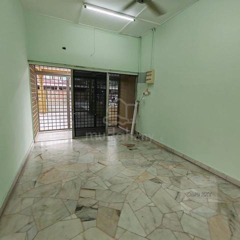 Batu Belah Klang Single Storey House 22x70 Basic Condition For Sale 1