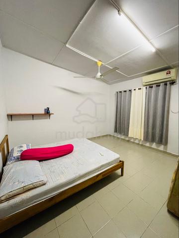 Female Only Fully Furnished Room for Rent in Seremban | WiFi & Aircond 1