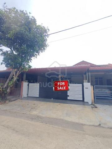 Fully Reno Rumah Teres Medium Kos Mengadap Padang Permainan 1