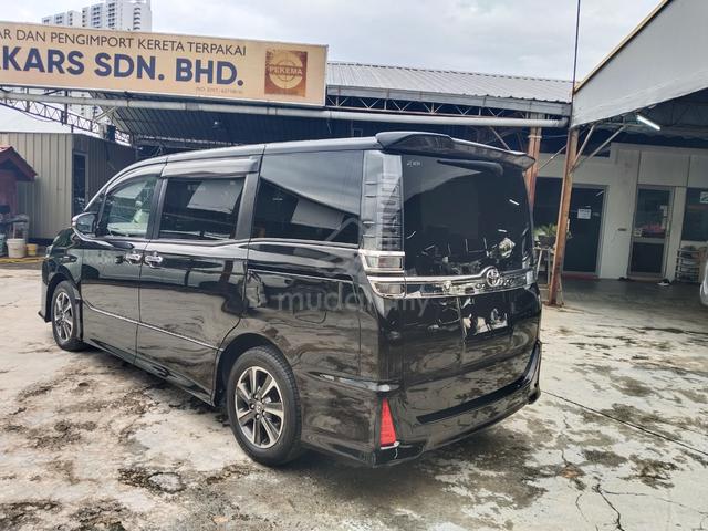 2021 Toyota VOXY 2.0 ZS KIRAMEKI III (A) - 4