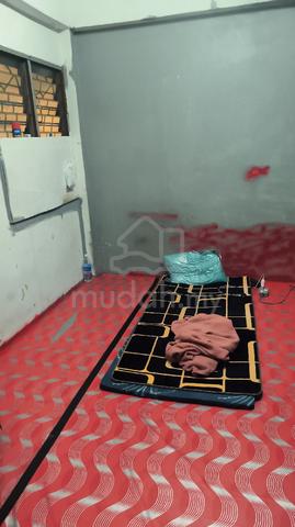 1 room available for rent near LRT pandan Jaya 1