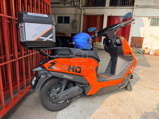 Zeeho AE4 Electric Scooter 2000km - photo 3 of 4