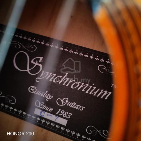 Synchronium Acoustic guitar - photo 2 of 3